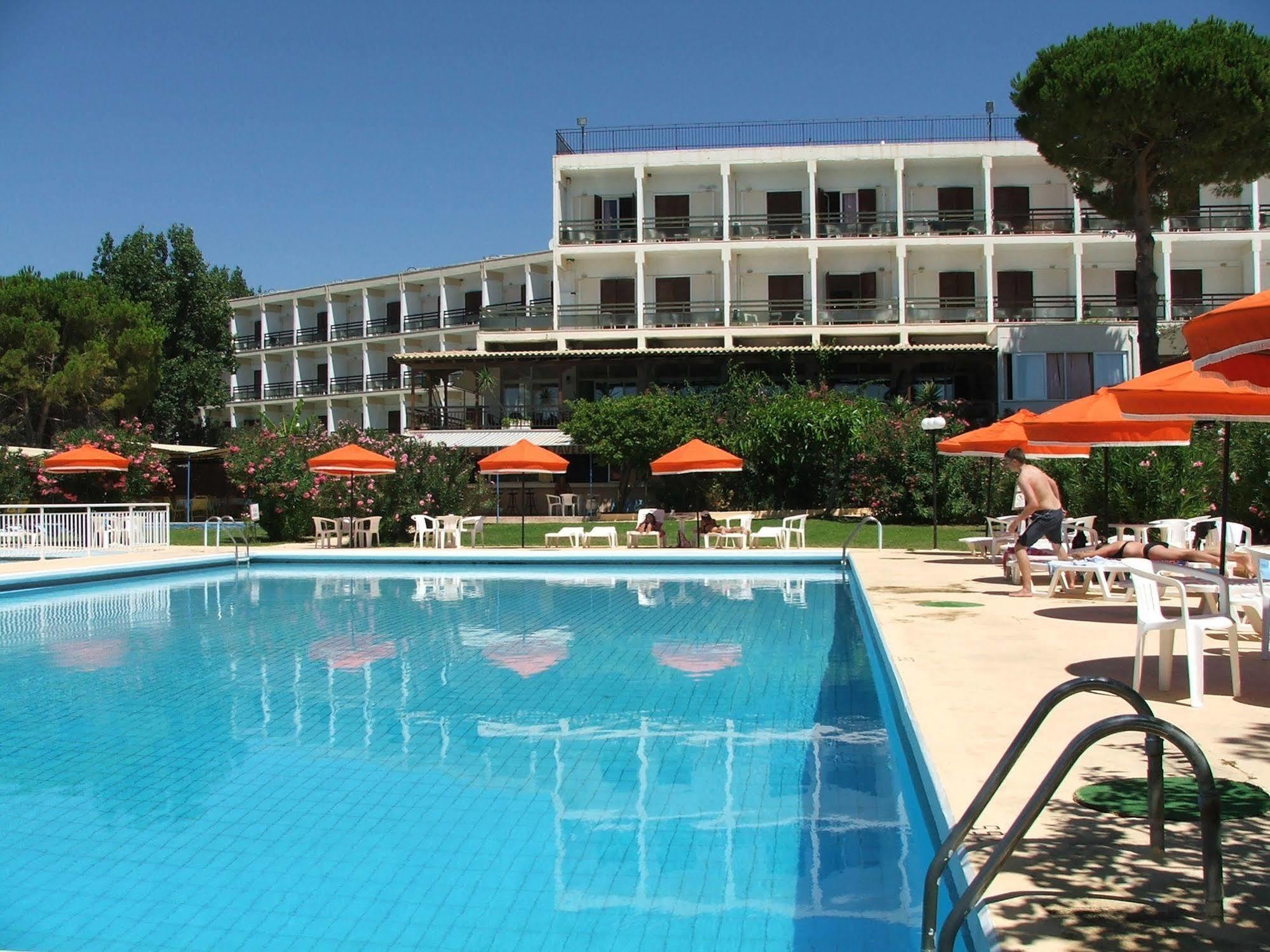 Irinna Hotell Svoronata